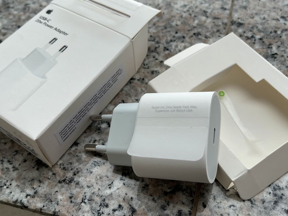 Incarcator Apple  Fast Charge NOU 20W iPhone Original USB C 13/14/15