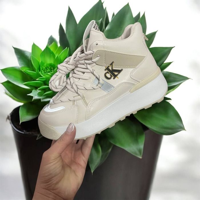 Adidasi Unisex înalți !