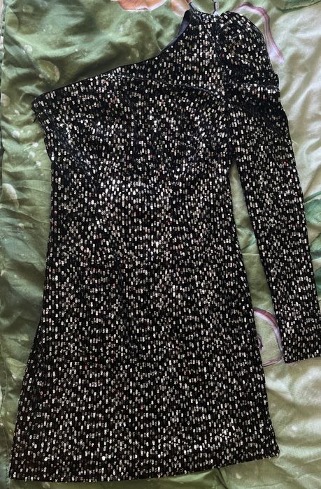 Rochie noua din paiete