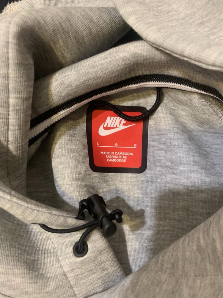 Nike tech суитчър