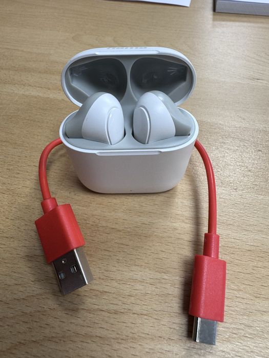 Безжични слушалки hama freedom light