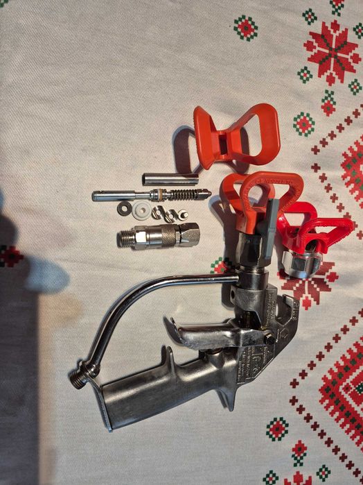 Продавам пистолет за боядисване GRACO