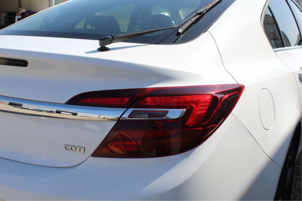Opel insignia limuzina 1.6 CDTI