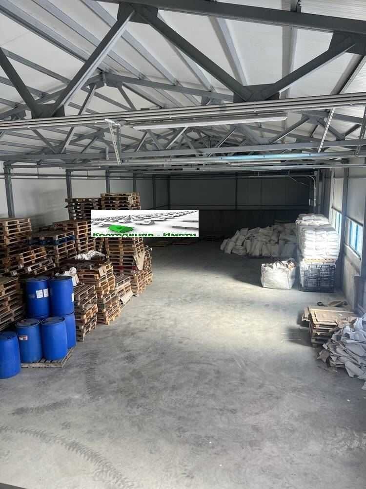 Дава се под наем Склад в с. Труд, Област Пловдив - 1100 кв.м за 4400 € - Снимка #4