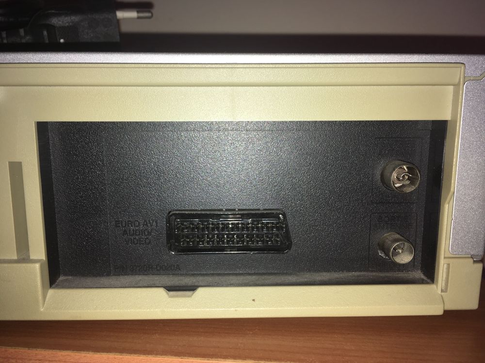 VHS LG lv3275 din Italia ( videorecorder)