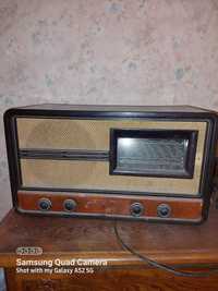 Продавам ретро радио Филипс