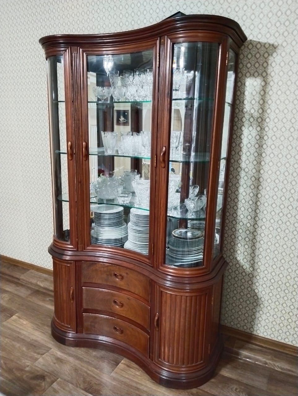 Сервант для гостиной