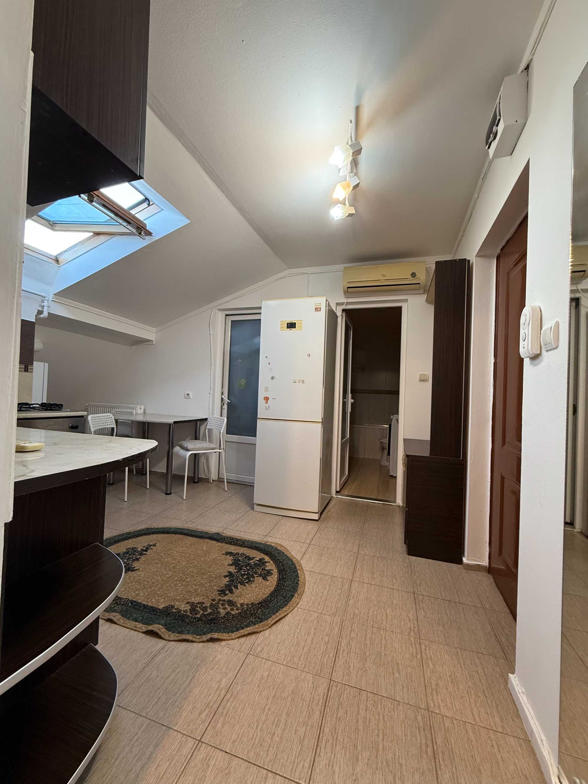 Inchiriez apartament cu 2 camere sagului / shopping city