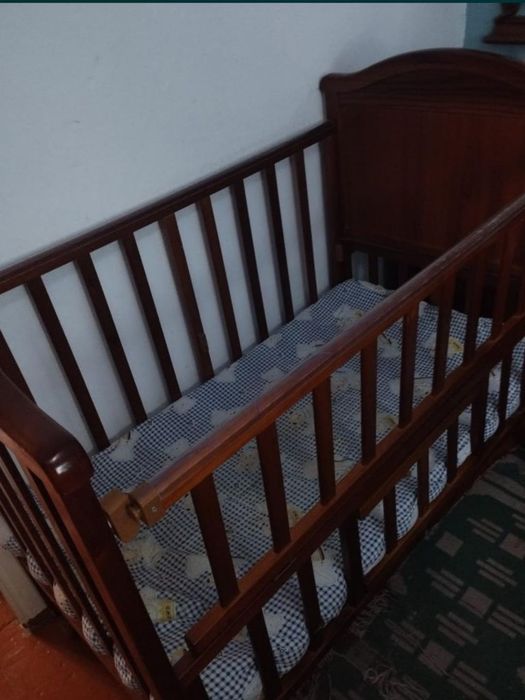 Продам детскую кроватку.