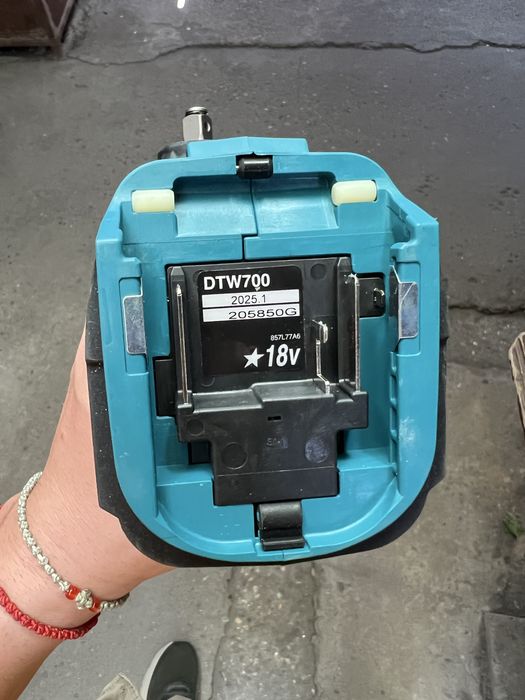 Vand corp impact Makita DTW 700