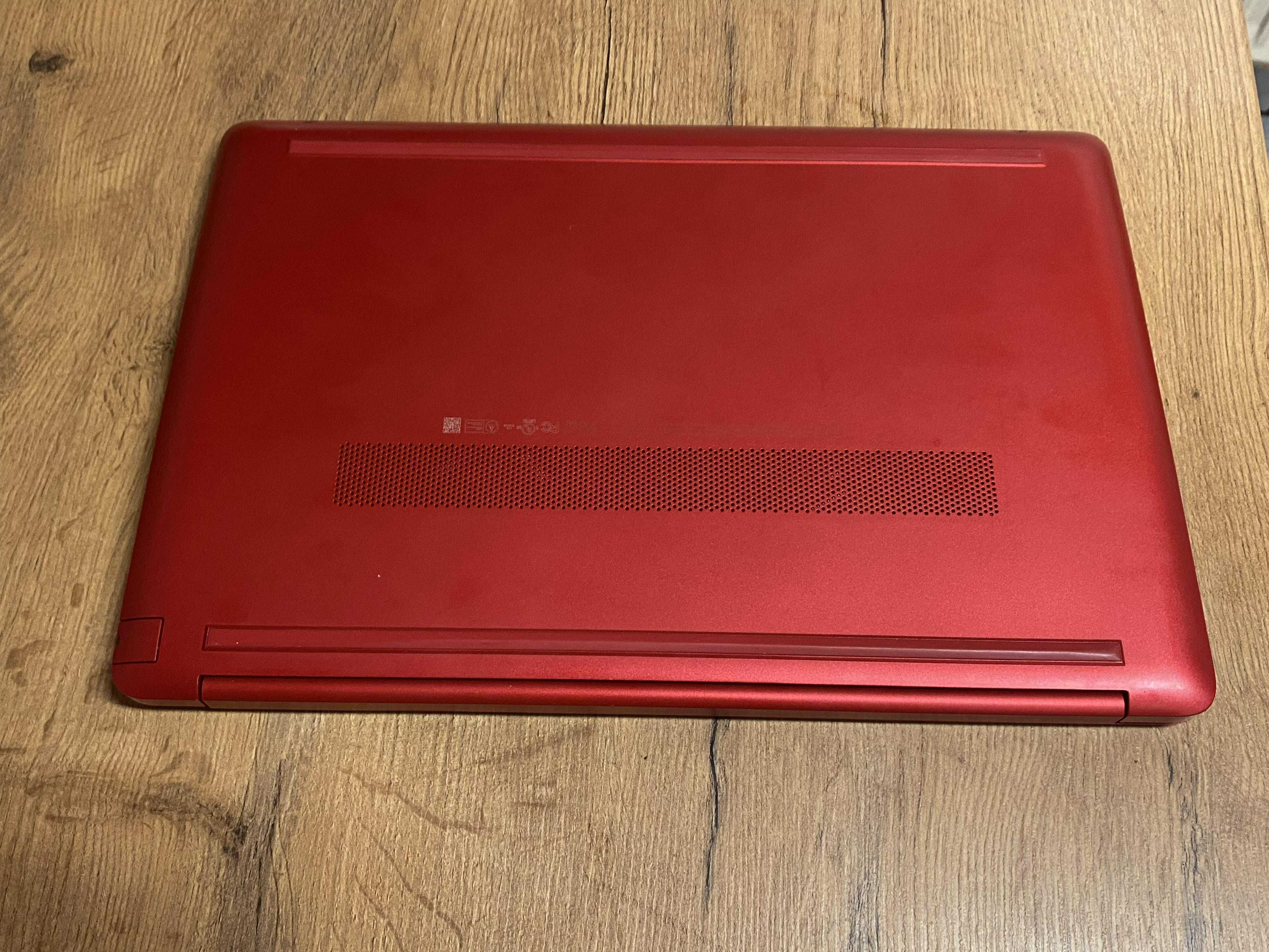 Laptop HP 15,6 inch  Red Slim Aspect impecabil ca Nou