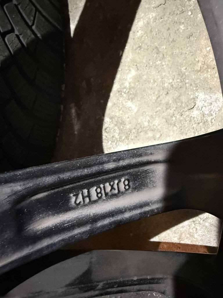 18 5х112 8j et40 Audi / VW  + гуми