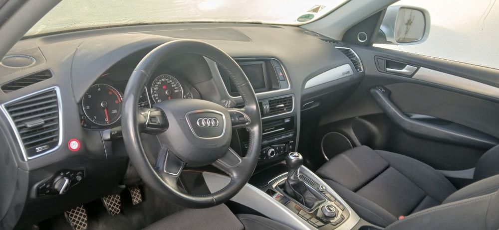 Audi q5  177cp manual  quattro