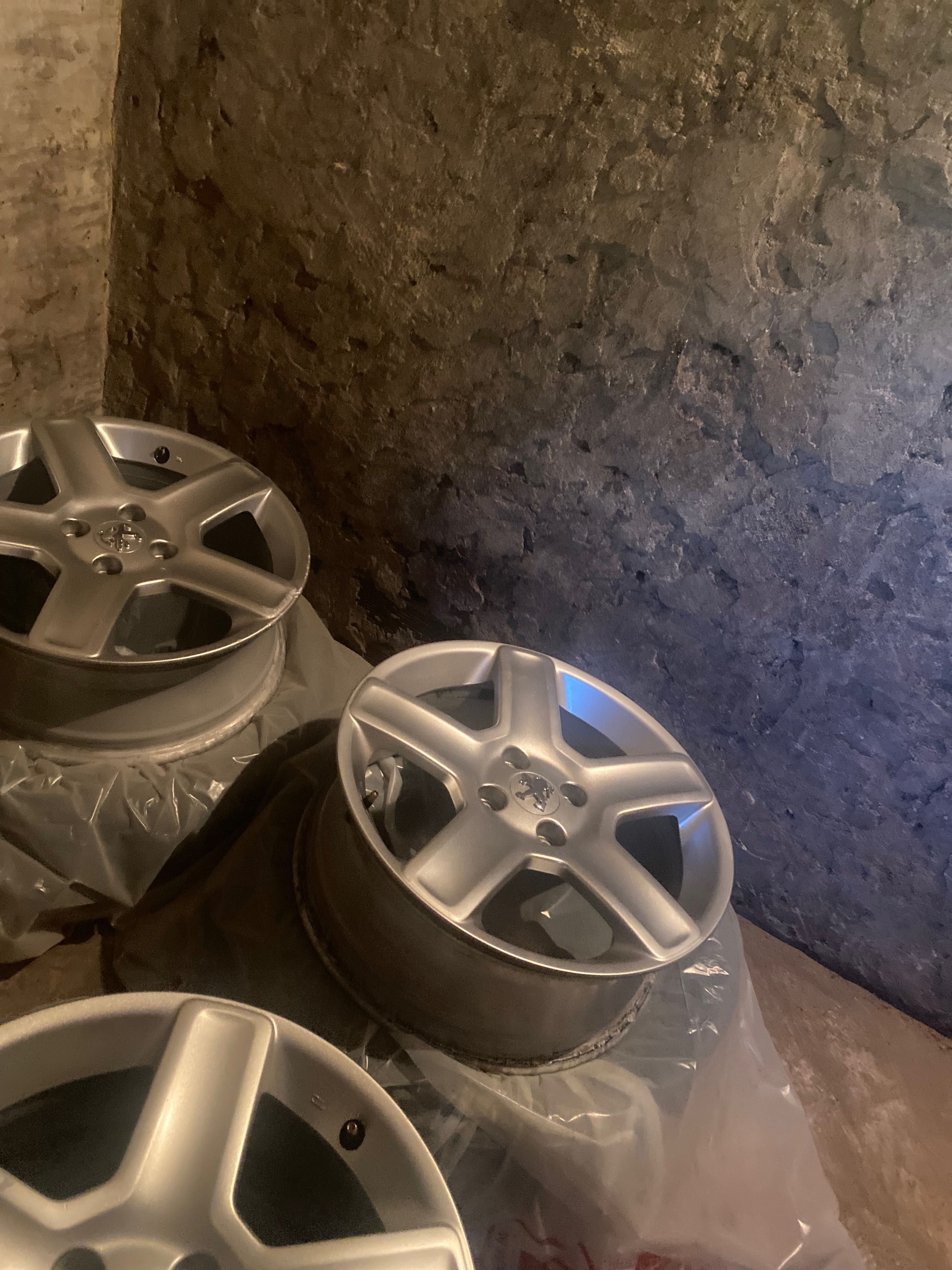 4x108
R17
Et31
65,1.          Бартер да същите размери