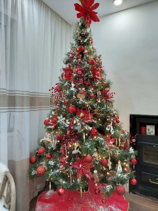 Коледна елха с украса