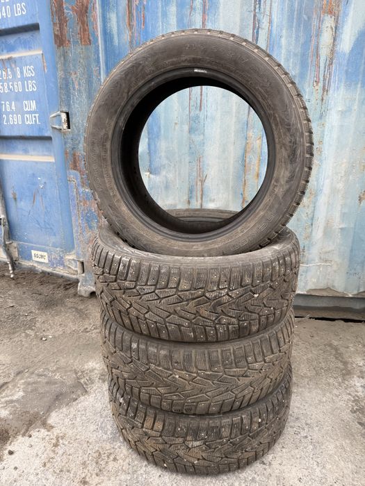 Продам Шины 215 55 R17