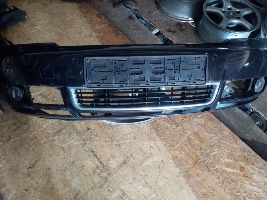 Бампер передний на Ауди А4В6 из Германии