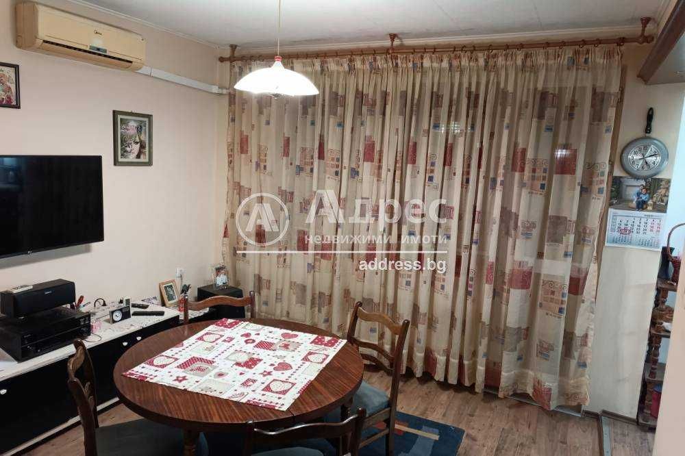 Продава се Тристаен апартамент в Разград, Варош - 98 кв.м за 1302 €/кв.м - Снимка #1