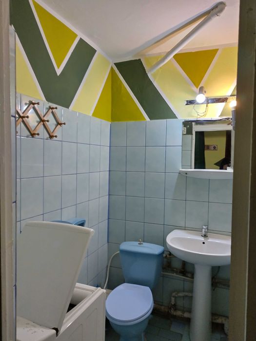 Închiriez garsoniera