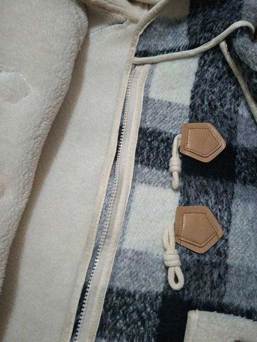 Стильное зимнее пальто на мальчика или девочку и шарф кашемир