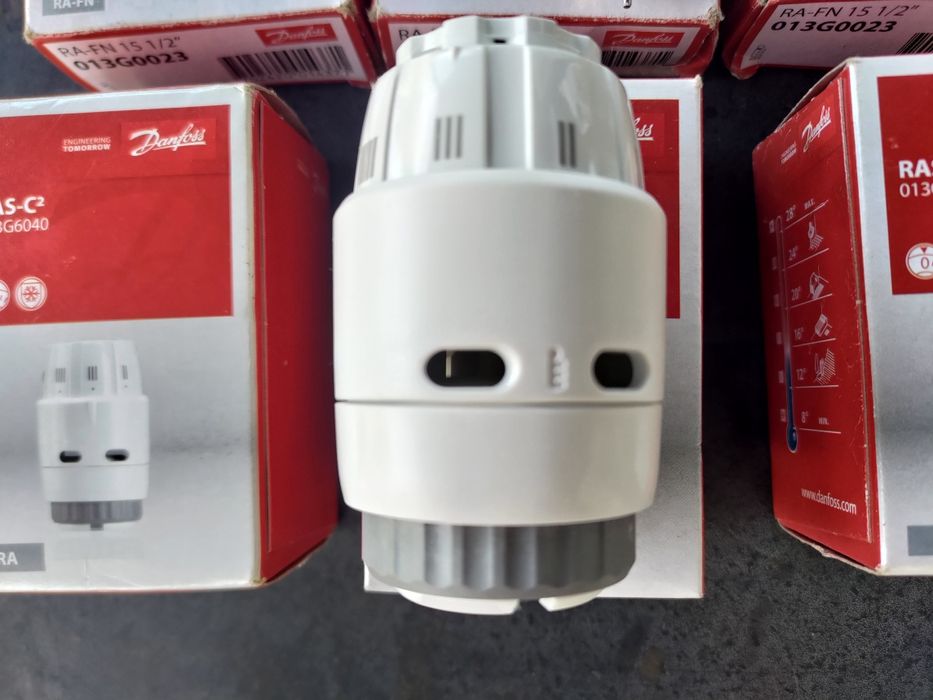 Set 3 / 5  robineti termostatici+armătură plus cap termostatic Danfoss