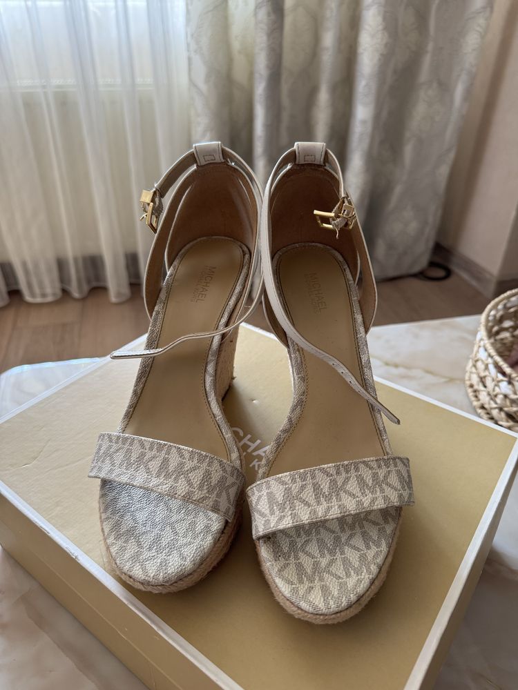 Сандали Michael Kors
