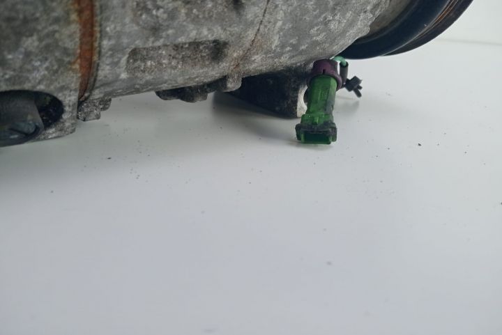 Compresor clima  8D0260808 Volkswagen VW Passat B5.5 (facelift)