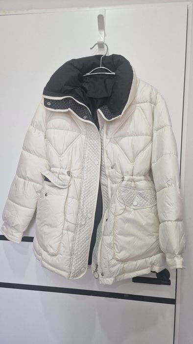 Продам белую куртку