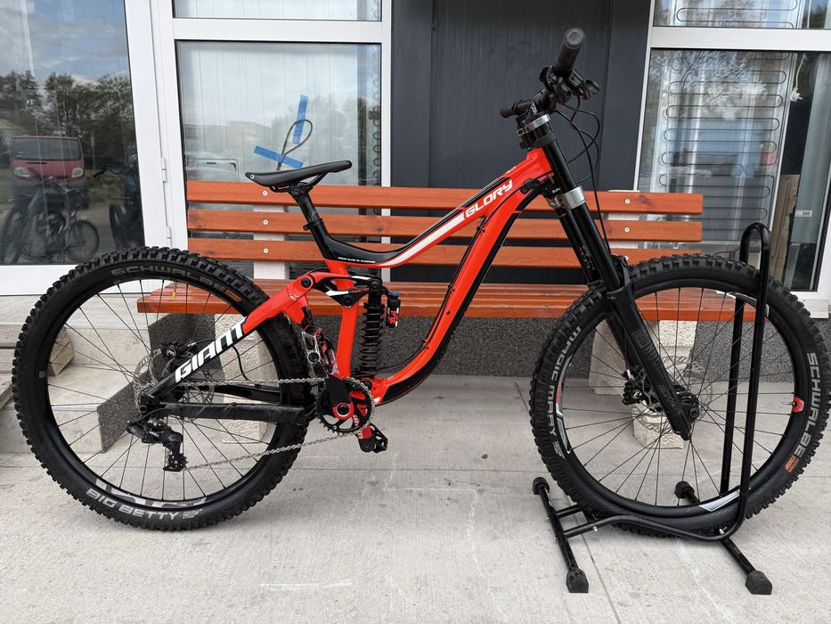 Планински велосипед Мекица GIANT GLORY за скачане. 27.5/M