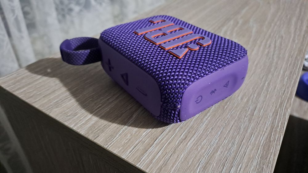 Продавам колонка Jbl Go 4