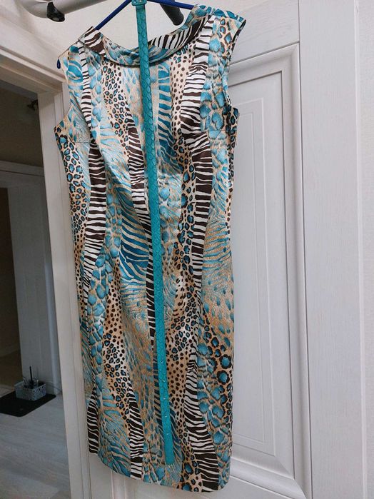 Платье нарядное  р.48