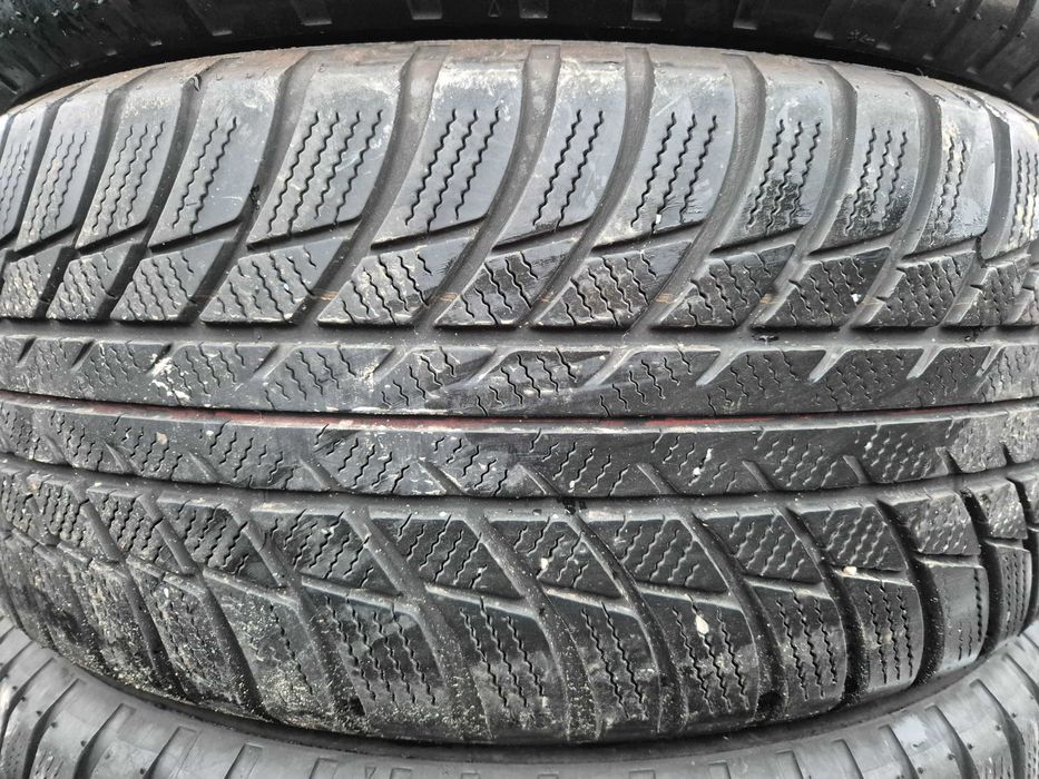 4 Anvelope de IARNA - 215/55/17 - BRIDGESTONE - Stare F BUNA DOT 2021