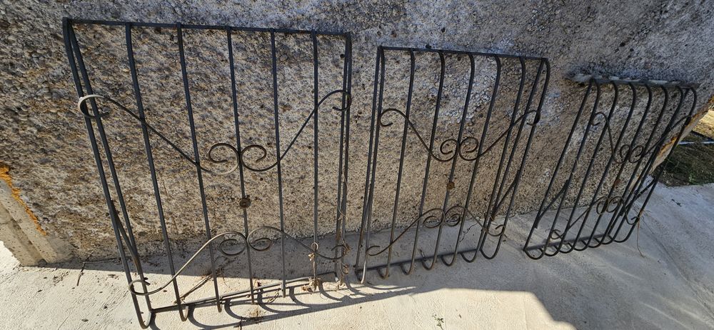 Продам решётки для окон 126*92 (высота*ширина)  3 шт