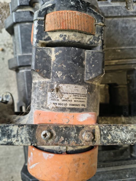 Перфоратор в добро състояние и миксер за части