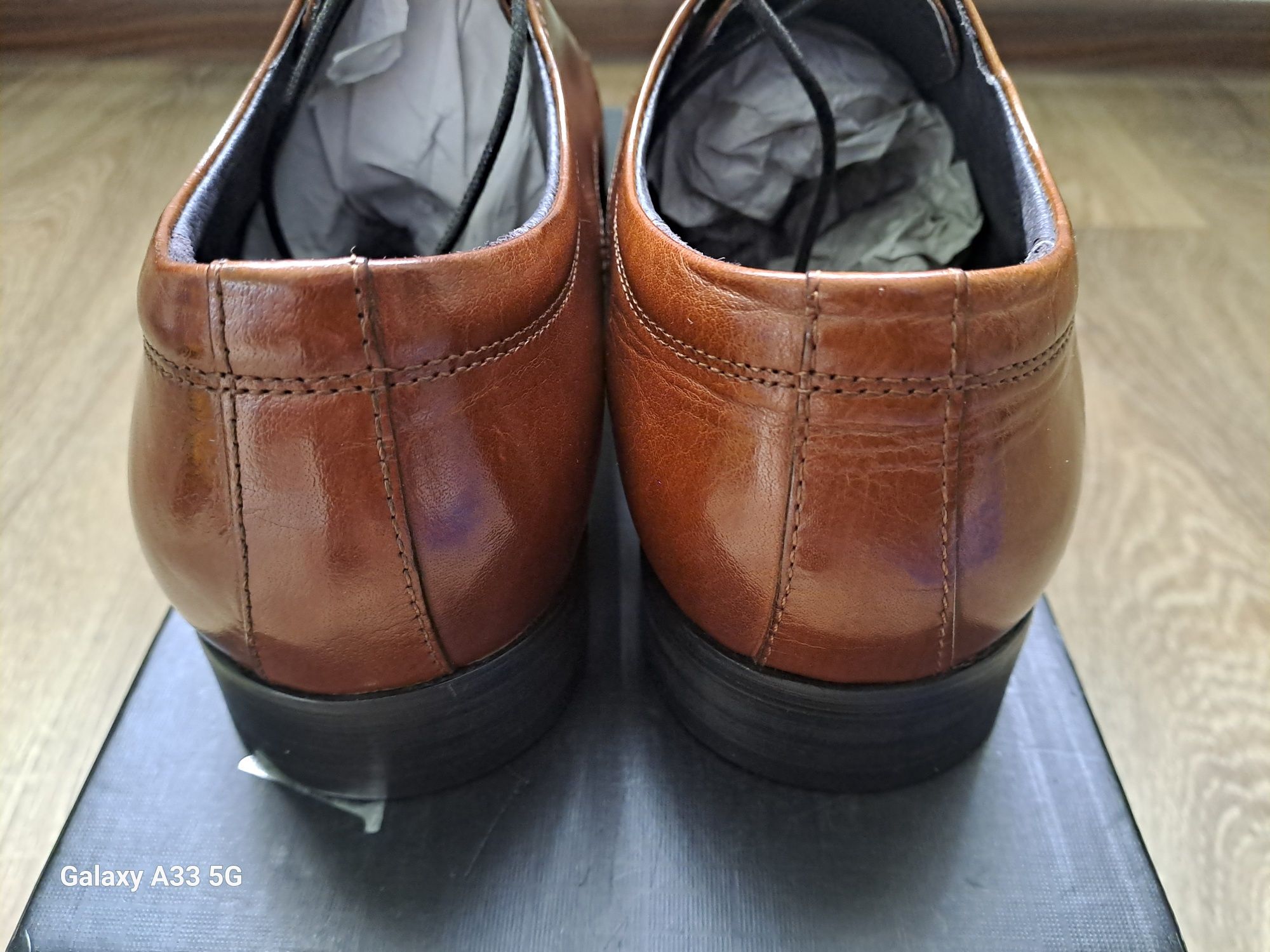 Noi! Vand pantofi din piele pentru bărbați, brand Creev.