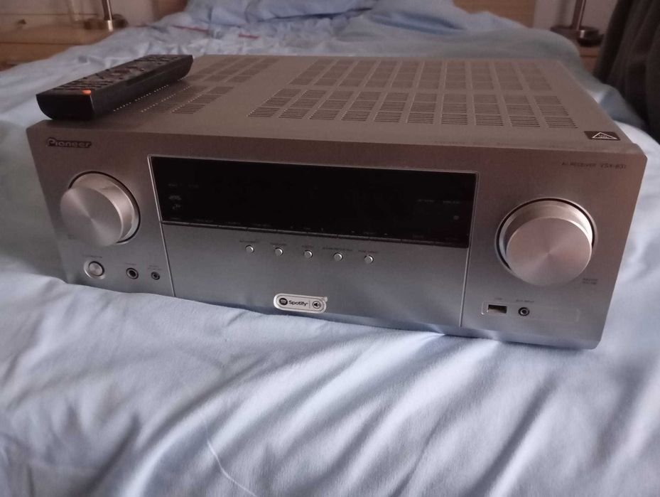 Receiver Pioneer VSX - 831