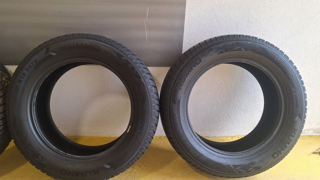 235 60 18 Kumho winter craft wp52