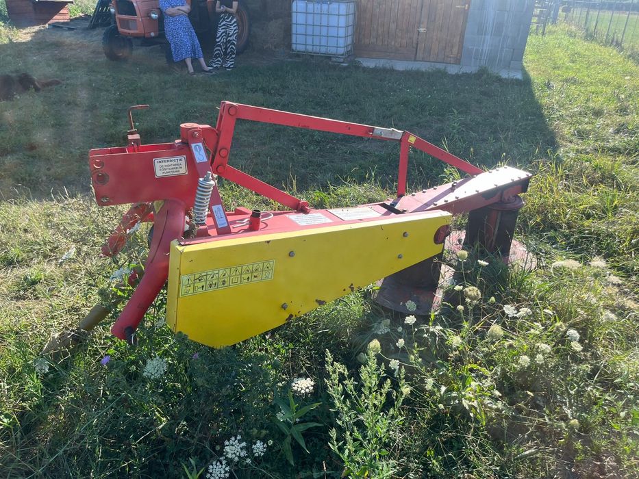 Tractor cu utilaje -balotiera -cositoare -grebla-remorca peridoc