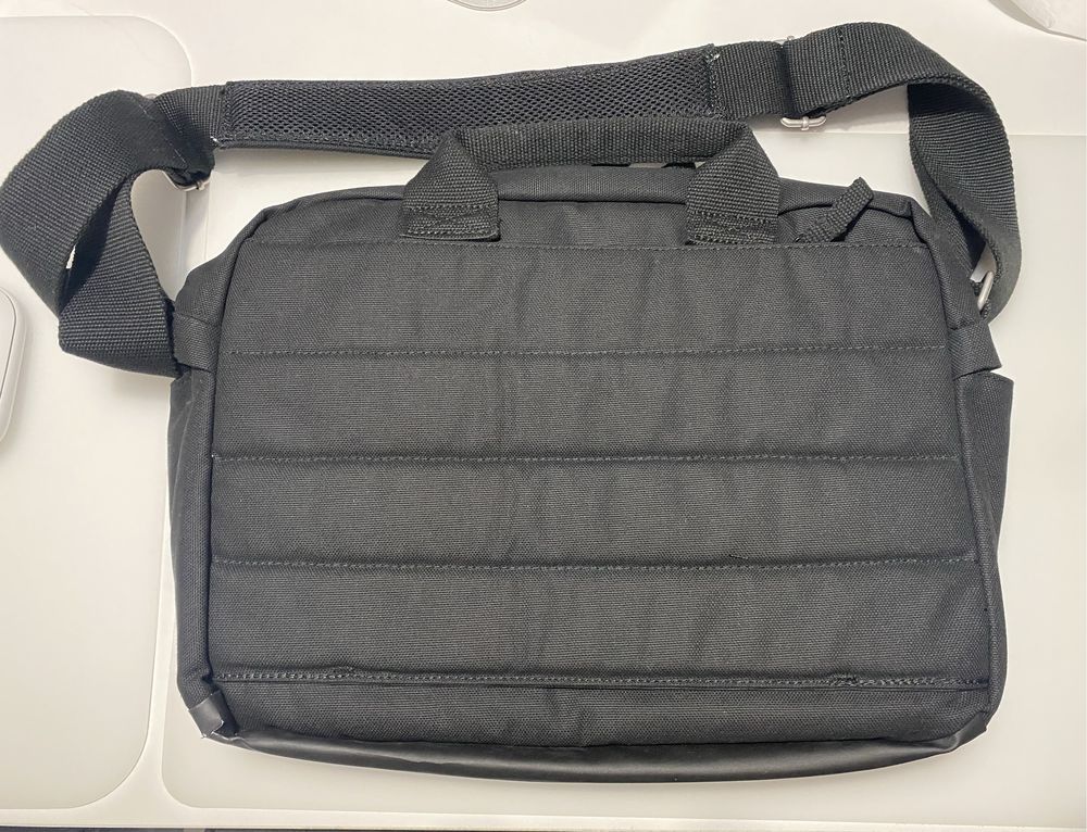 Geanta Laptop Ikea 16” material calitativ,multiple buzunare