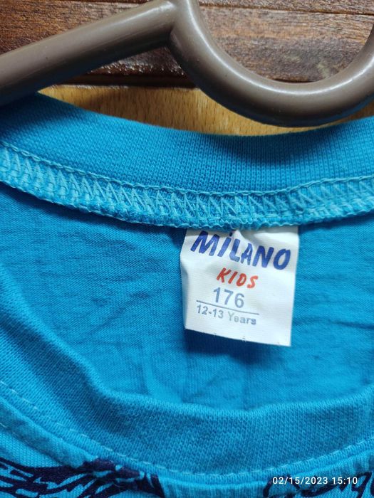 Тийнеджърски спортни дрехи в отлично състояние-фанелки, суичъри