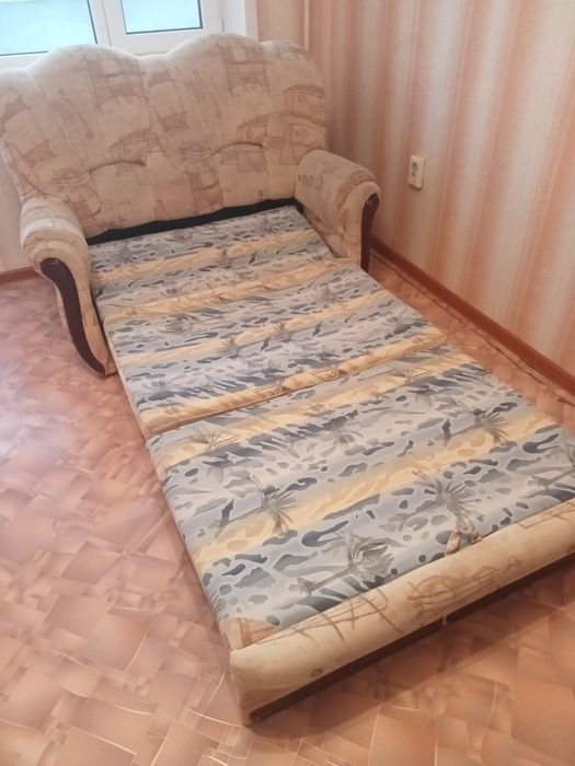 Красивый столик на колесиках!