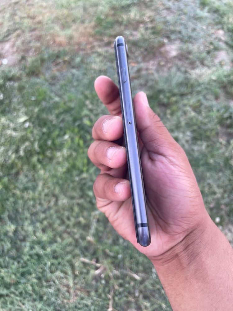 Iphone 8 sotiladi