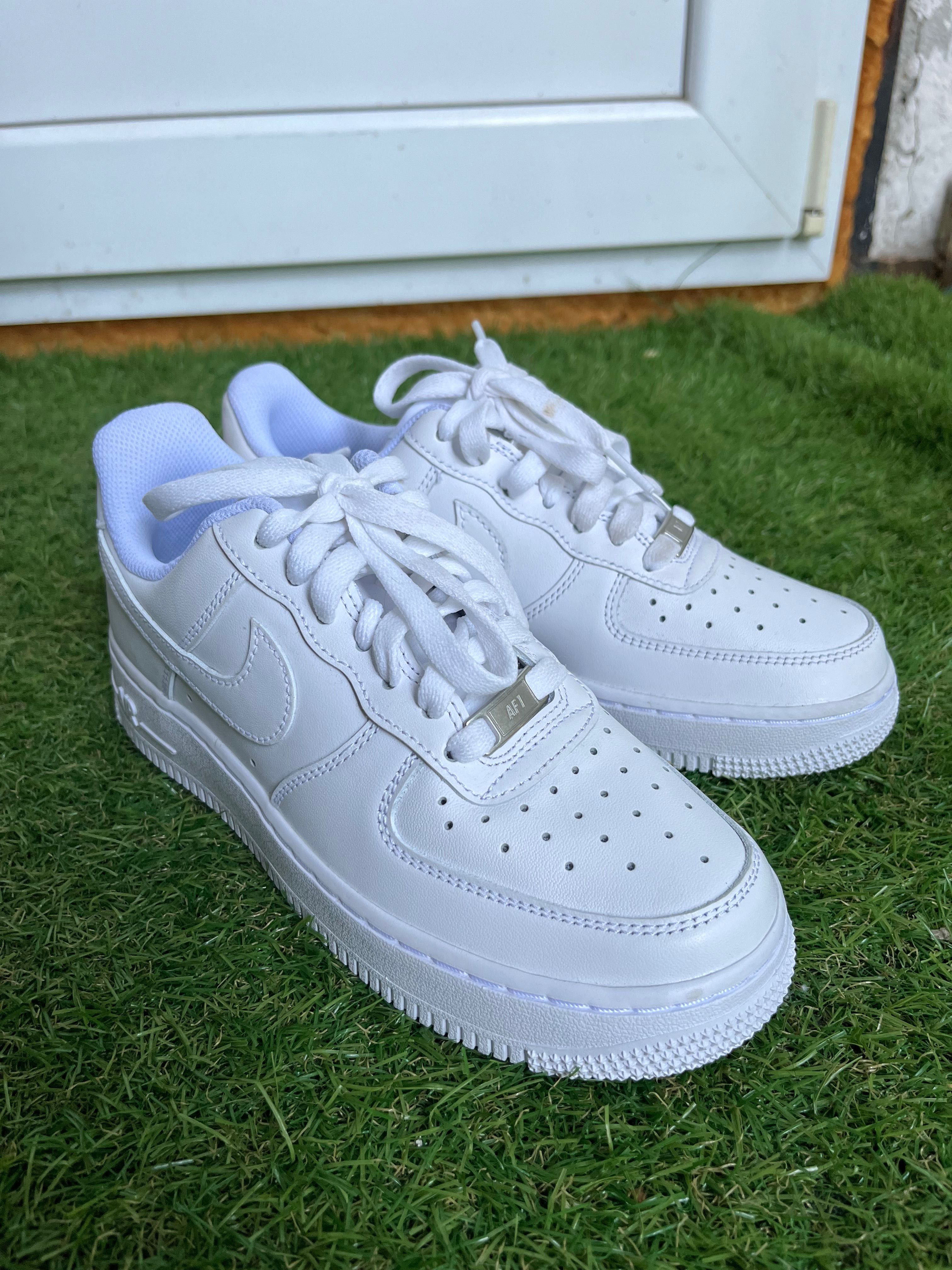Дамски маратонки : NIKE AIR FORCE 1 LOW 36.5