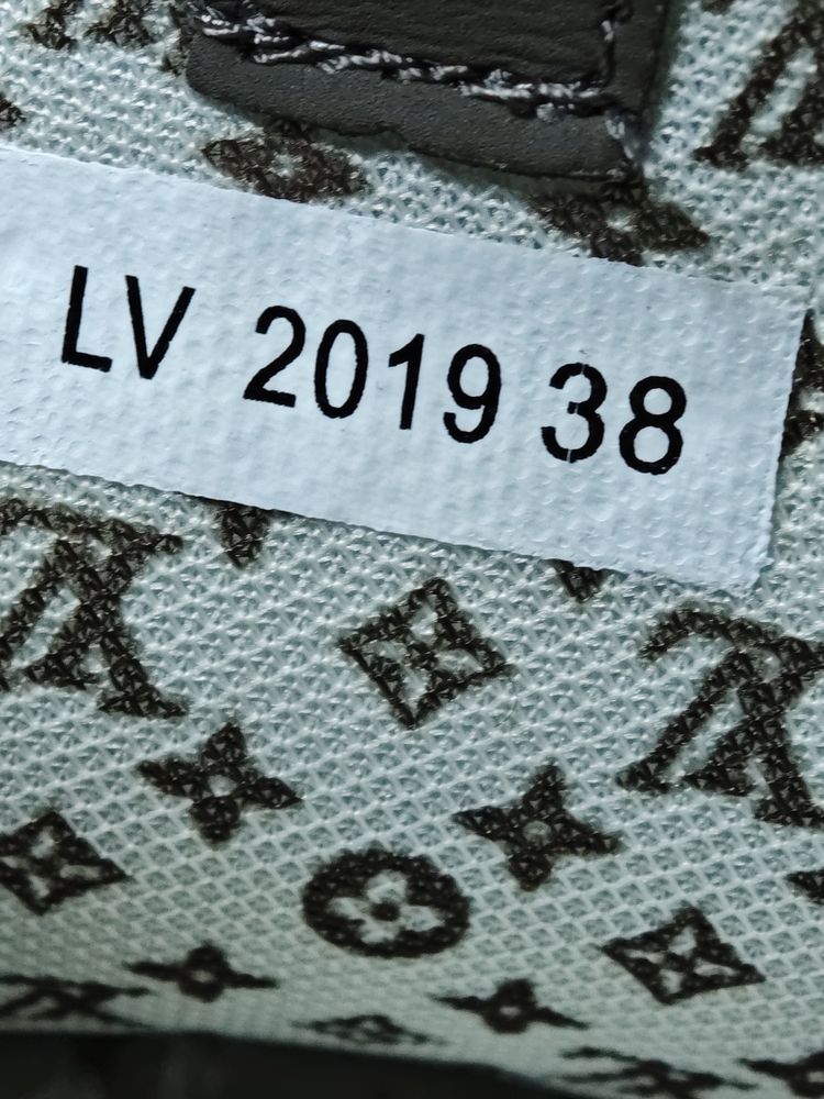 Продавам lv skates
