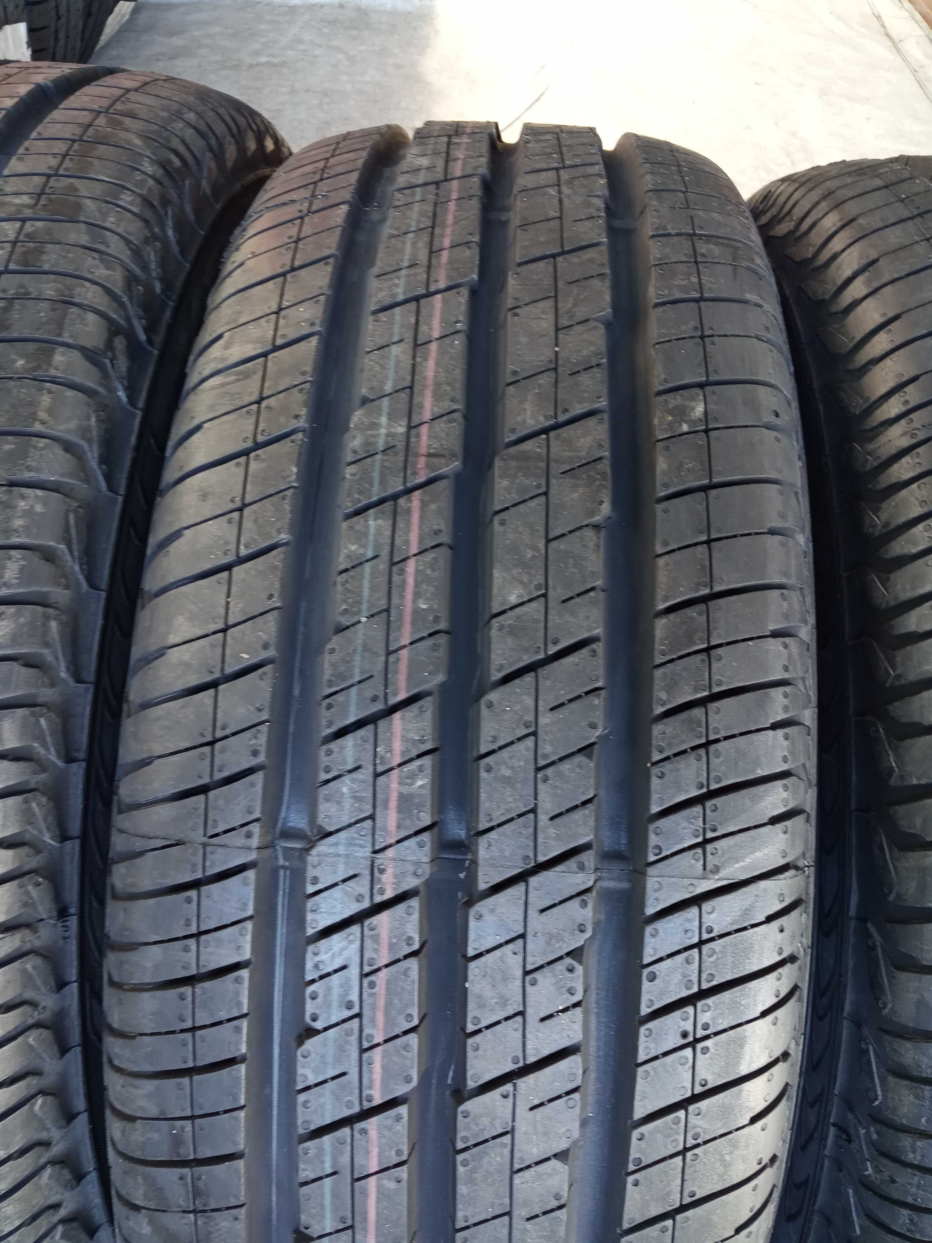 Нови бусови летни гуми 235/60R17C Continental Vanco 2 117/115R