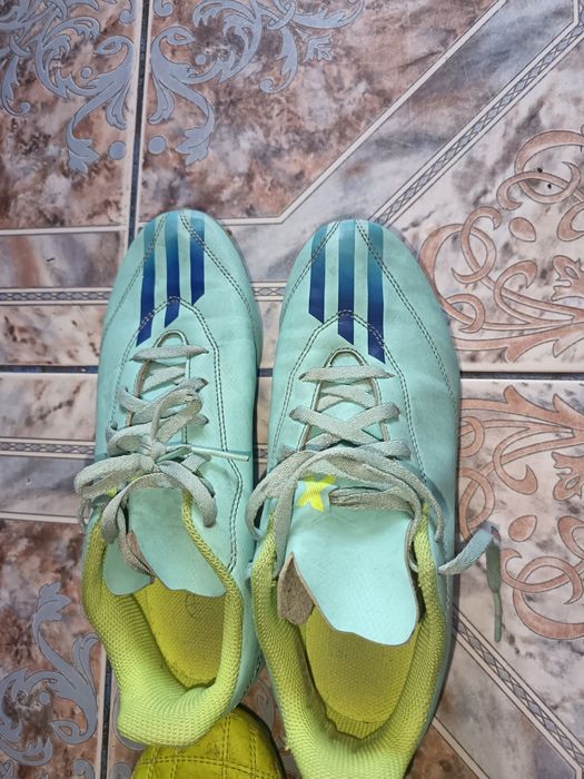 Vand ghete de fotbal perechi