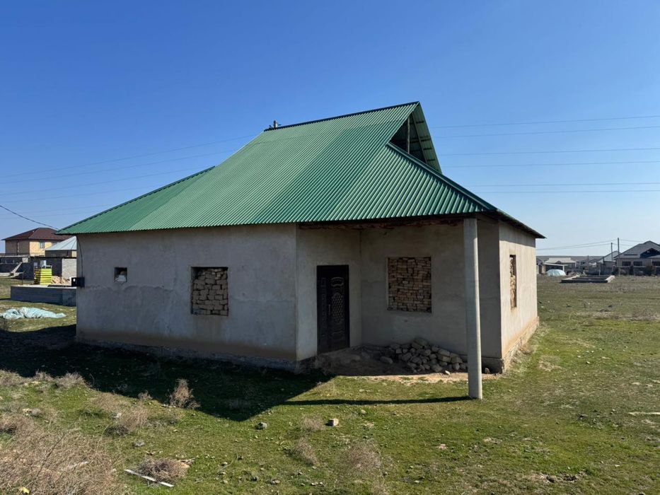 навастройкада уй сатылады