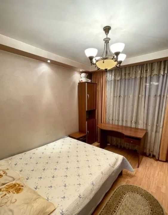 Дава се под наем Тристаен апартамент в Пловдив, Център - 90 кв.м за 346.8 € - Снимка #1