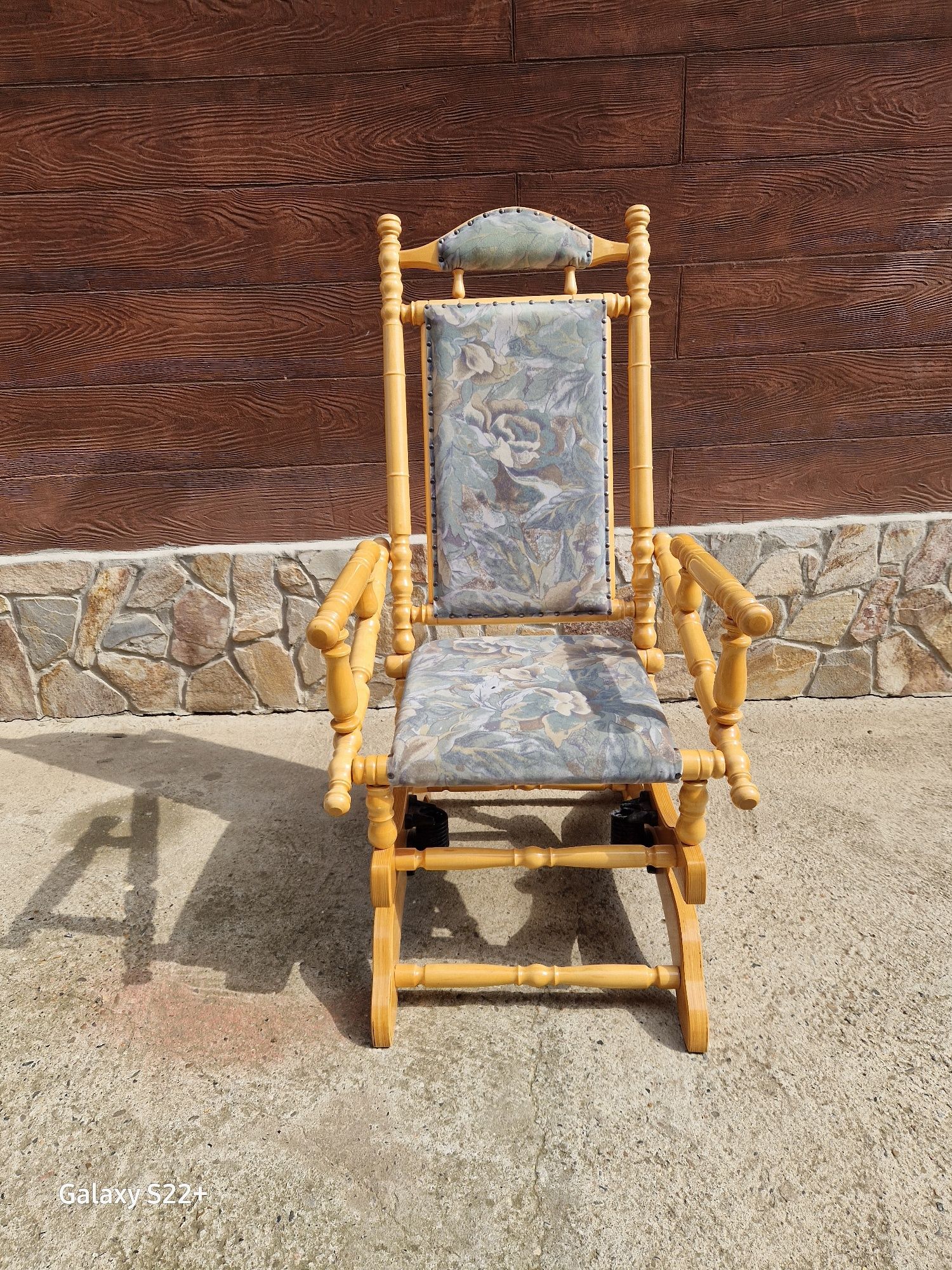 Античен люлеещ стол