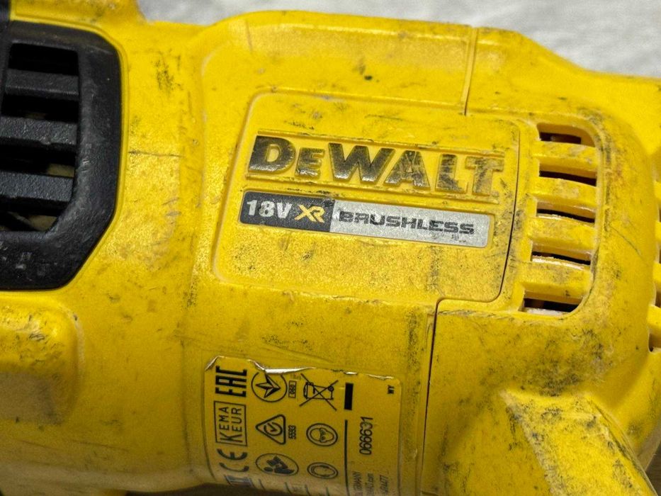 Акумулаторен перфоратор DEWALT DCH133 / без батерия и зарядно